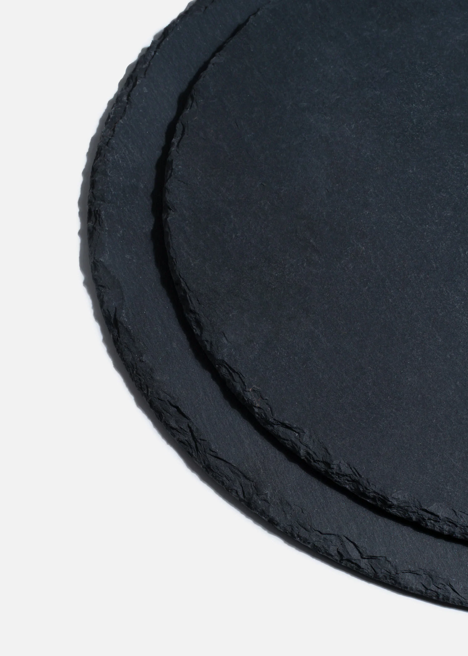 Tabla de piedra volcánica negra redonda - Imagen 6